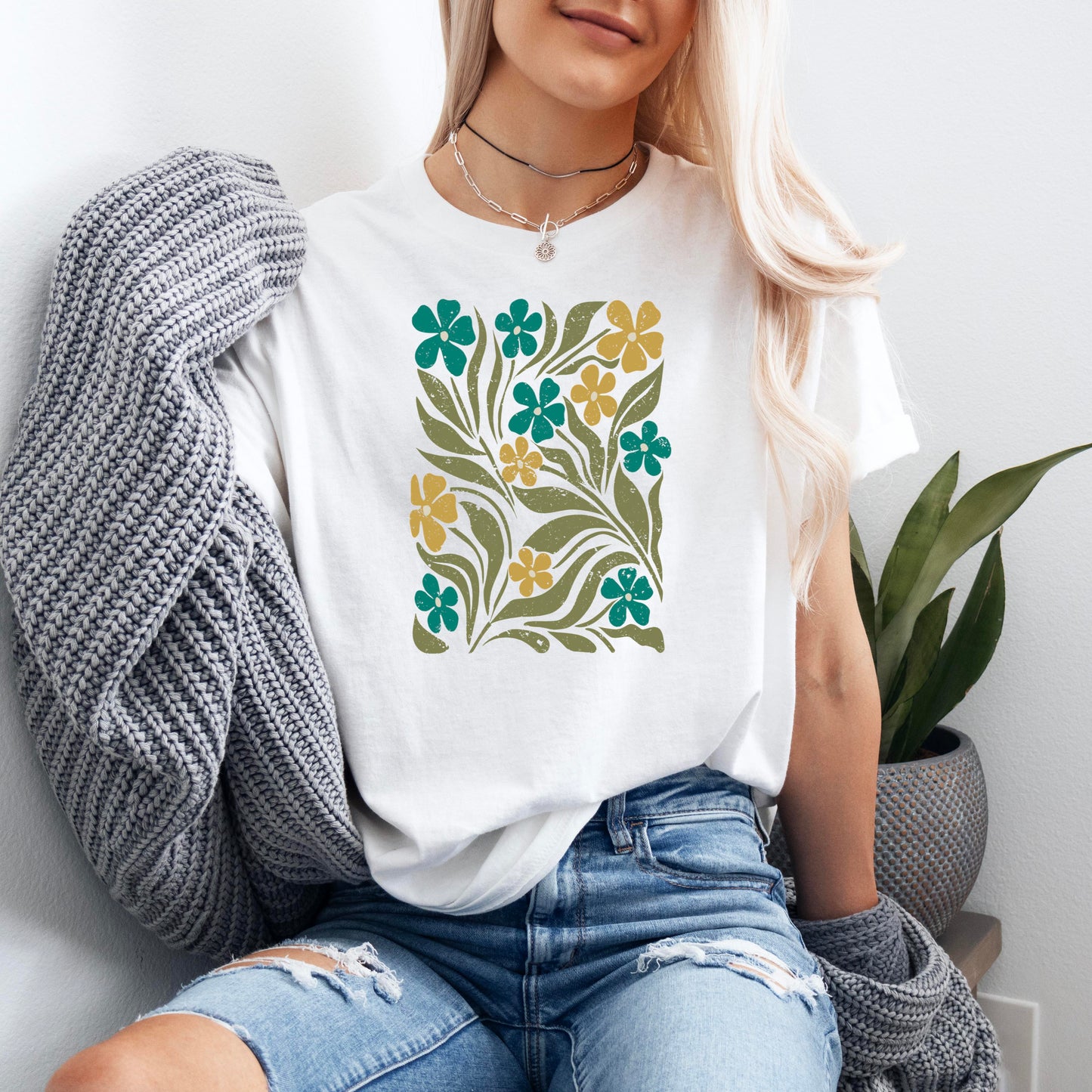 Boho Flower Shirt, 70s Floral Shirt, Vintage Style Boho Hippie T-shit